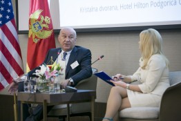 AmCham Business Lunceheon with Minister of finance (26)