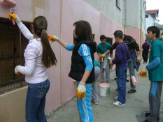 AmCham Clean and Green Dusan Korac Elementary School in Bijelo Polje, April 26, 2011  (11)