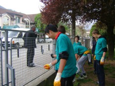 AmCham Clean and Green Dusan Korac Elementary School in Bijelo Polje, April 26, 2011  (25)