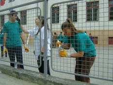 AmCham Clean and Green Dusan Korac Elementary School in Bijelo Polje, April 26, 2011  (29)