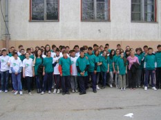 AmCham Clean and Green Dusan Korac Elementary School in Bijelo Polje, April 26, 2011  (34)
