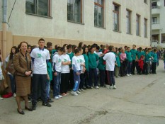 AmCham Clean and Green Dusan Korac Elementary School in Bijelo Polje, April 26, 2011  (35)
