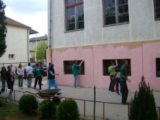 AmCham Clean and Green Dusan Korac Elementary School in Bijelo Polje, April 26, 2011  (6)