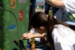 AmCham Clean and Green at the June 1st Elementary School in Podgorica, April 26, 2012 (14)