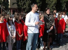 AmCham Clean and Green at the Vuk Karadzic Elementary School in Podgorica, November 6, 2010 (4)
