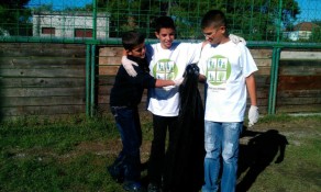 AmCham Clean and Green at the Milan Vukovic Elementary School in Golubovci, October 12, 2012 (5)